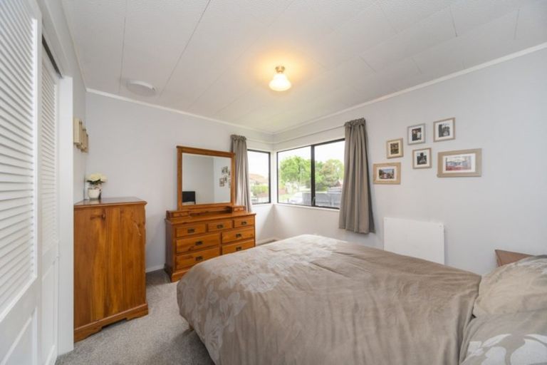 Photo of property in 75 Geraldine Crescent, Cloverlea, Palmerston North, 4412