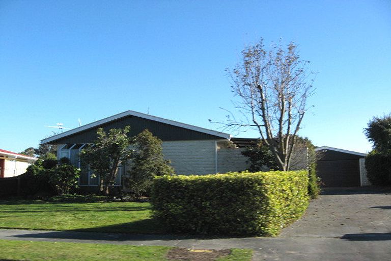 Photo of property in 11 Neave Place, Hillmorton, Christchurch, 8025