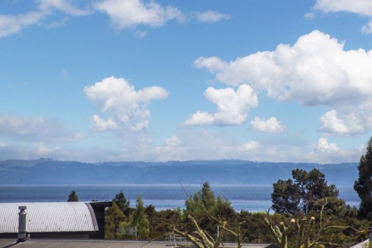 Photo of property in 18 Rowena Crescent, Motuoapa, Turangi, 3382