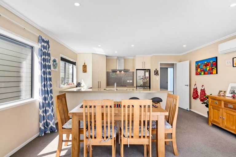 Photo of property in 1 Chalfont Road, Silverstream, Upper Hutt, 5019