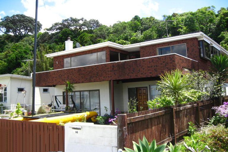 Photo of property in 16 Matakatia Parade, Matakatia, Whangaparaoa, 0930