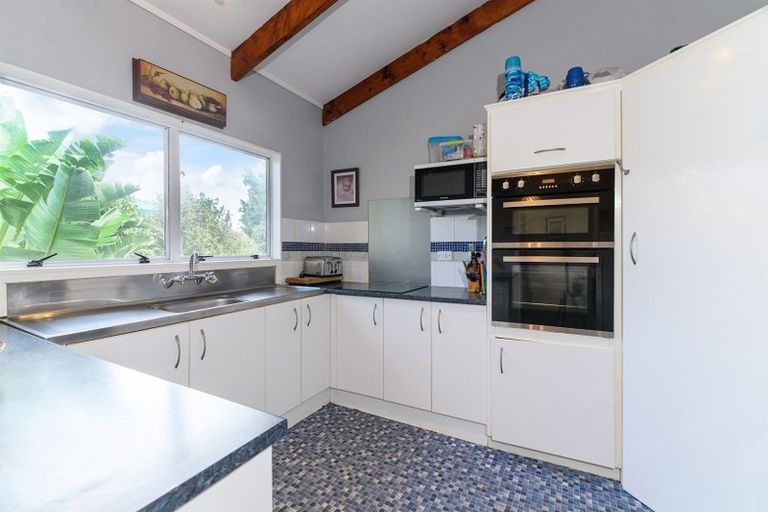 Photo of property in 1/21 Captain Scott Road, Glen Eden, Auckland, 0602