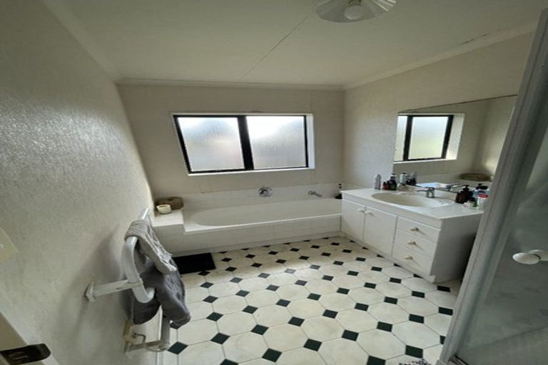 Photo of property in 3 Foxley Place, Burswood, Auckland, 2013