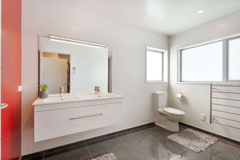 Photo of property in 10 Crompton Avenue, Churton Park, Wellington, 6037