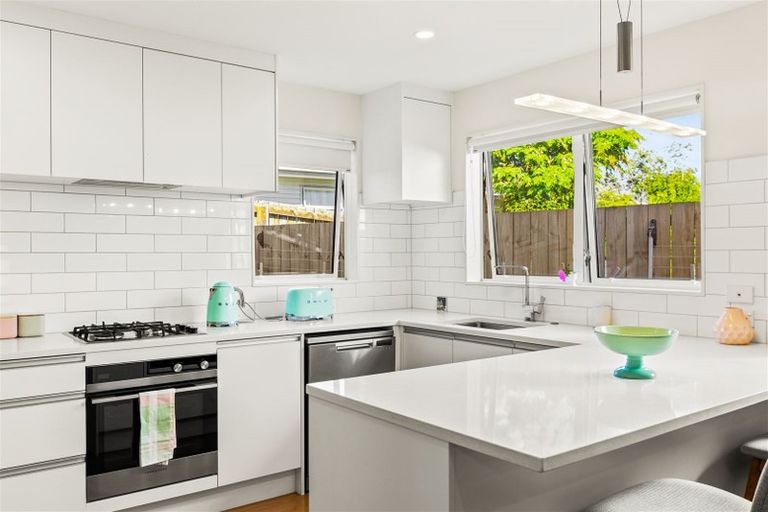 Photo of property in 30c Coniston Avenue, Te Atatu South, Auckland, 0610