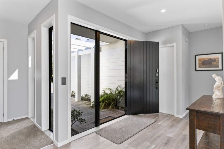 Photo of property in 28 Te Moenga Park, Acacia Bay, Taupo, 3330