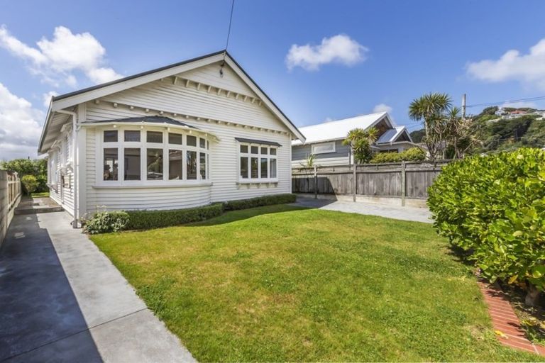Photo of property in 23 Ferry Street, Seatoun, Wellington, 6022