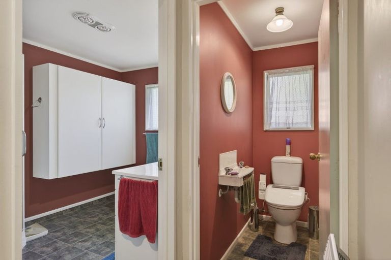 Photo of property in 6a Leatham Avenue, Strandon, New Plymouth, 4312