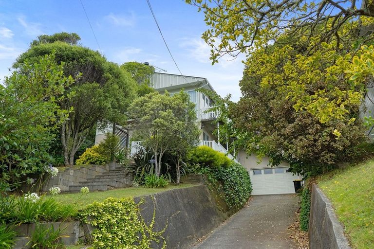 Photo of property in 7 Saint Johns Terrace, Tawa, Wellington, 5028