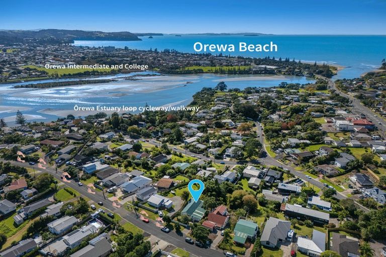 Photo of property in 13 Moffat Road, Red Beach, 0932