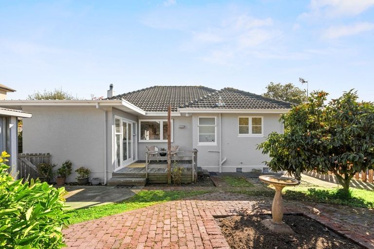 Photo of property in 12 Mchardy Street, Havelock North, 4130