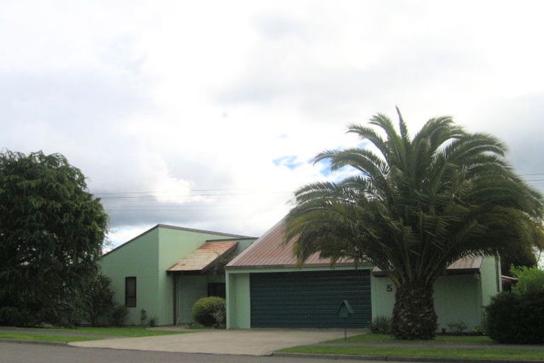 Photo of property in 5 Sloane Avenue, Tihiotonga, Rotorua, 3015