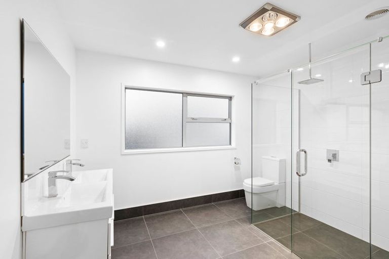 Photo of property in 51 Waikawa Beach Road, Manakau, Levin, 5573