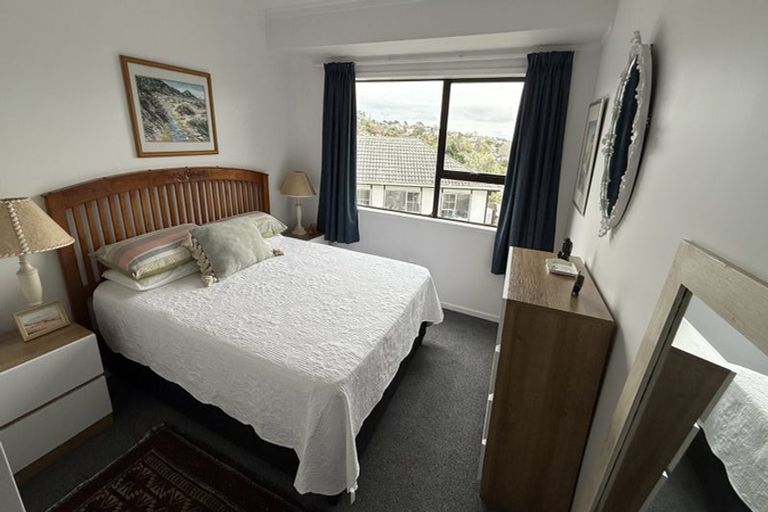 Photo of property in 2/15 Louise Place, Browns Bay, Auckland, 0630