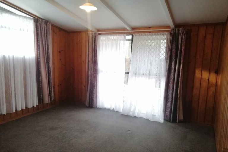 Photo of property in 5 Kemp Road, Massey, Auckland, 0614