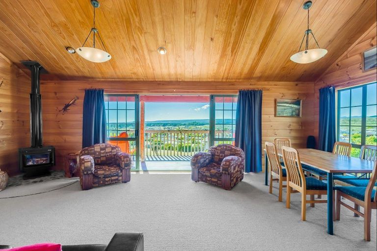 Photo of property in 8 Paurini Place, Motuoapa, 3382