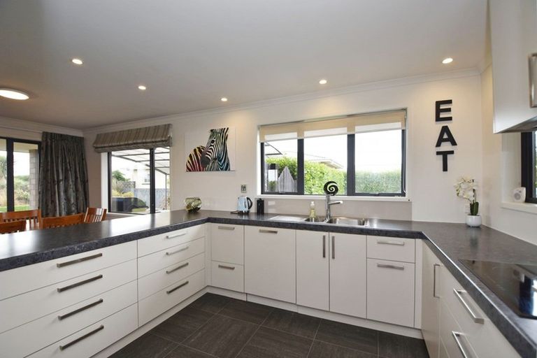 Photo of property in 18 Majestic Chance, Seaward Bush, Invercargill, 9812