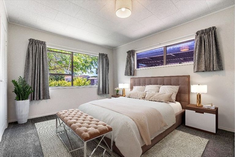 Photo of property in 12 Pureora Place, Clendon Park, Auckland, 2103