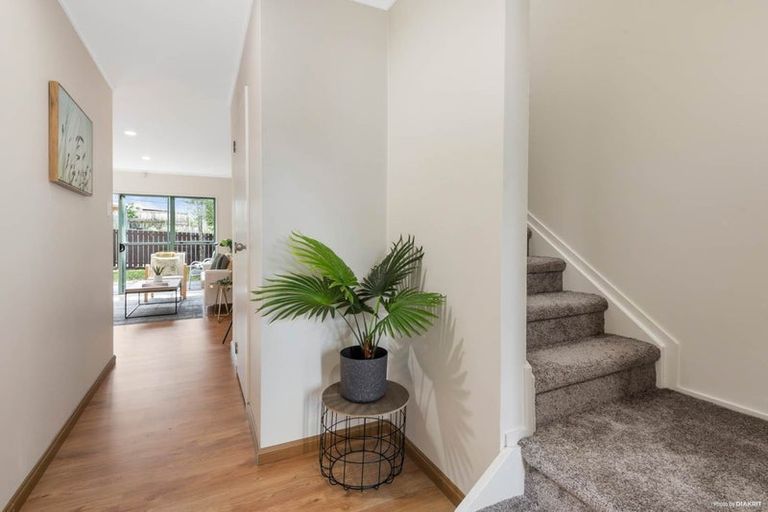 Photo of property in 7/351 West Coast Road, Glen Eden, Auckland, 0602