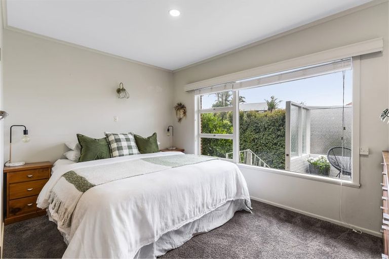 Photo of property in 28 Richmond Avenue, Northcote Point, Auckland, 0627