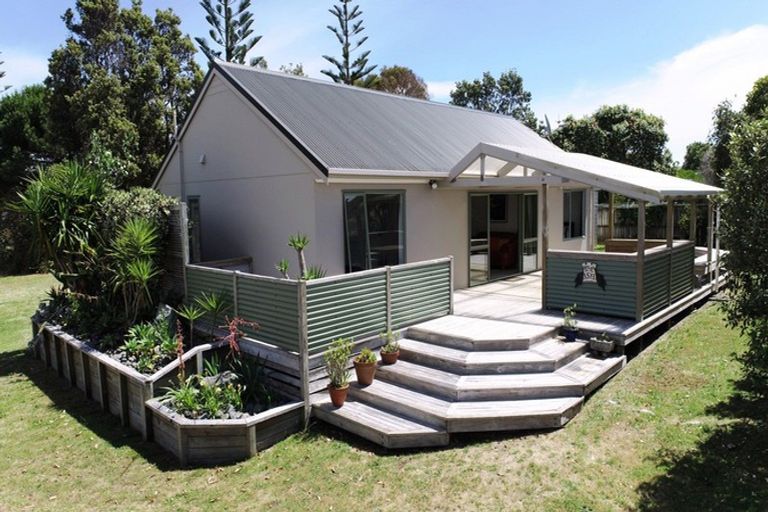 Photo of property in 103 Kowhai Avenue, Matarangi, Whitianga, 3592
