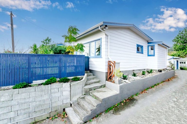 Photo of property in 36 Moana Road, Paraparaumu, 5032