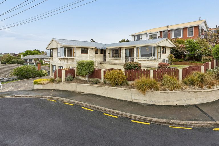 Photo of property in 32 Bangor Terrace, Kew, Dunedin, 9012