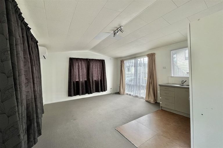 Photo of property in 48 Candia Road, Swanson, Auckland, 0614
