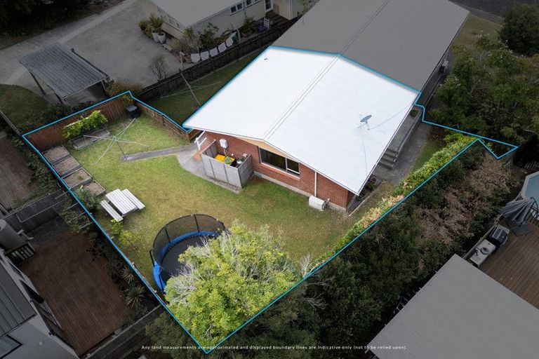 Photo of property in 2/4 Illana Place, Ranui, Auckland, 0612