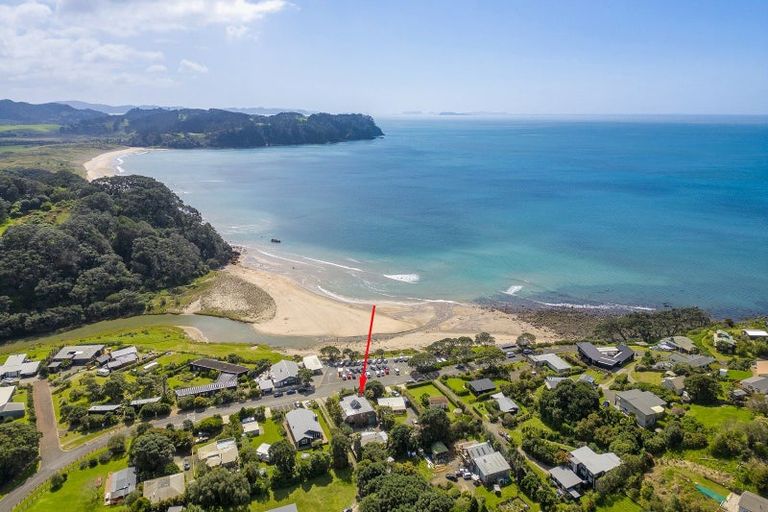 Photo of property in 24 Pye Place, Hot Water Beach, Whitianga, 3591