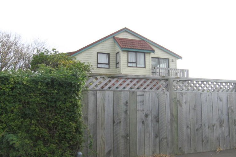 Photo of property in 21 Mana Esplanade, Paremata, Porirua, 5026