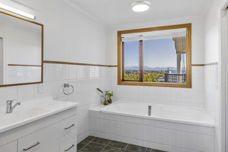 Photo of property in 2/70 Harvey Street, Waipahihi, Taupo, 3330