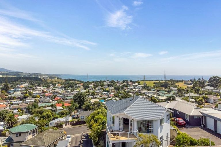 Photo of property in 6 Scott Street, Moturoa, New Plymouth, 4310