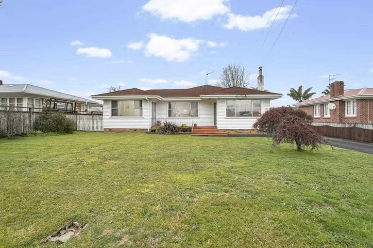Photo of property in 6 Edmund Hillary Avenue, Papakura, 2110