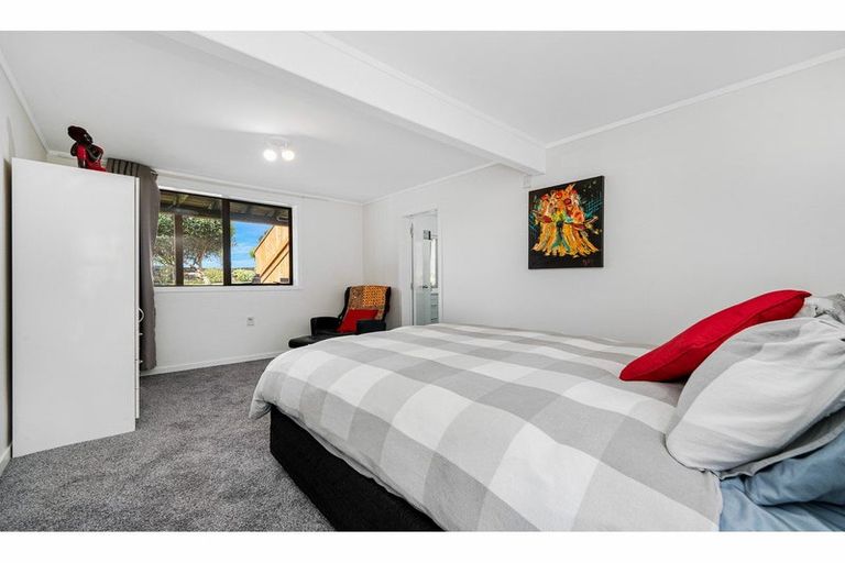 Photo of property in 673 Huia Road, Parau, Auckland, 0604