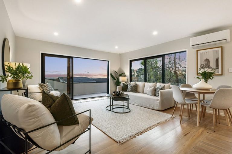 Photo of property in 5 Island Bay Road, Beach Haven, Auckland, 0626