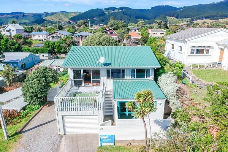 Photo of property in 28 Aperahama Street, Paekakariki, 5034