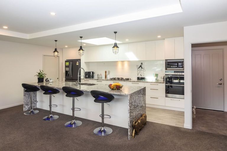 Photo of property in 8 Davaar Crescent, Broomfield, Christchurch, 8042