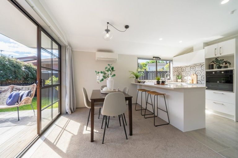 Photo of property in 2/41 Athlone Crescent, Avalon, Lower Hutt, 5011