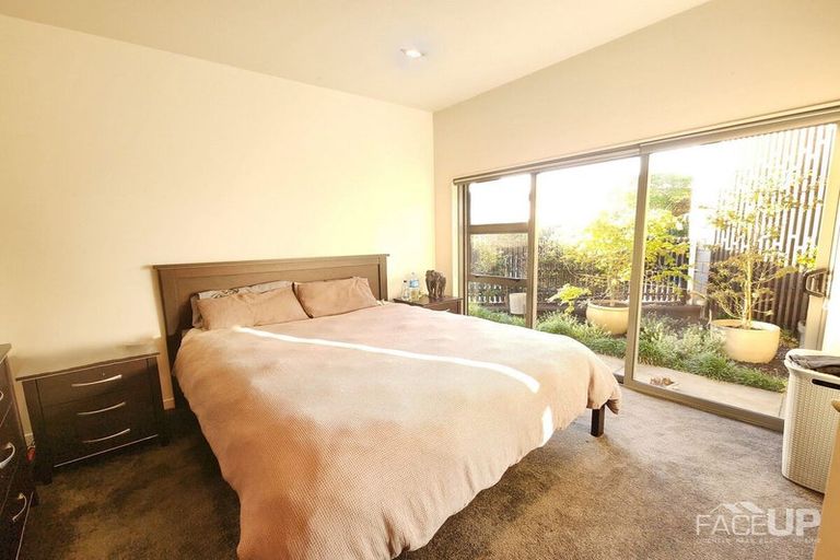 Photo of property in 1 Te Kawau Pass, Greenhithe, Auckland, 0632