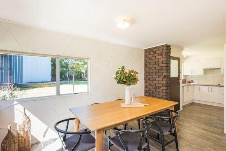 Photo of property in 42 Meadowbrook Drive, Cloverlea, Palmerston North, 4412