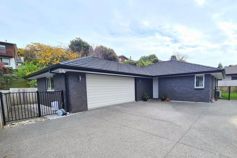 Photo of property in 19 Mooring Close, Whitby, Porirua, 5024