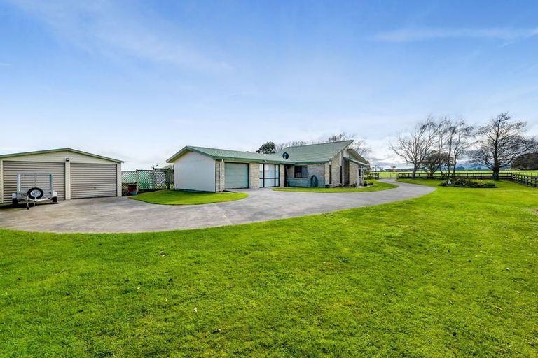 Photo of property in 2227 Skeet Road, Auroa, Hawera, 4678