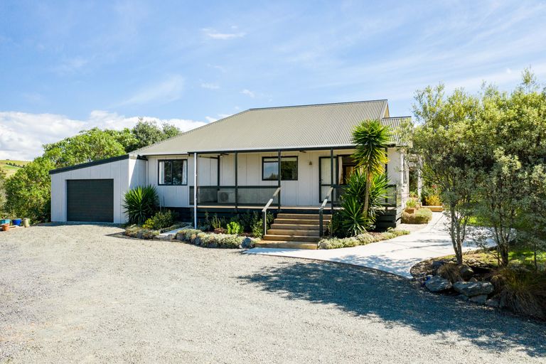 Photo of property in 235 Devich Road, Mangawhai, Kaiwaka, 0573
