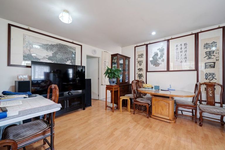 Photo of property in 15 Millstream Drive, Henderson, Auckland, 0610