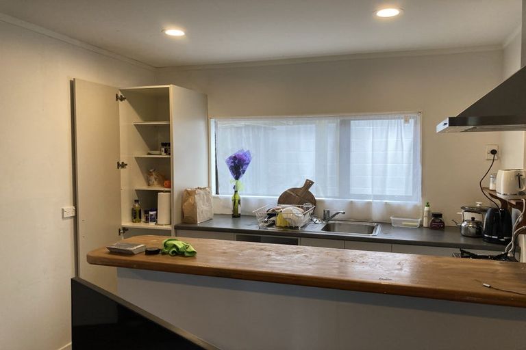 Photo of property in 32 Glamis Avenue, Strathmore Park, Wellington, 6022