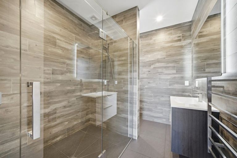 Photo of property in 19 Headsail Drive, Long Bay, Auckland, 0630