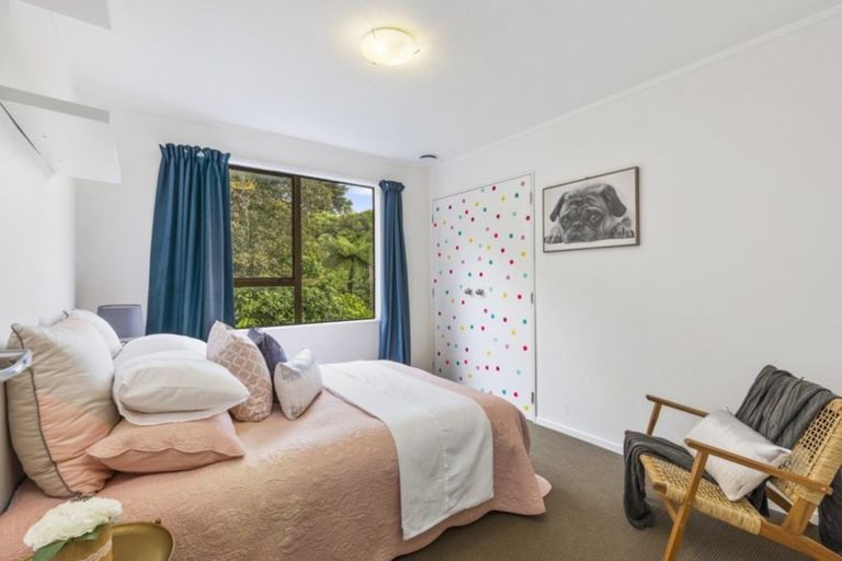 Photo of property in 140 Miromiro Road, Normandale, Lower Hutt, 5010