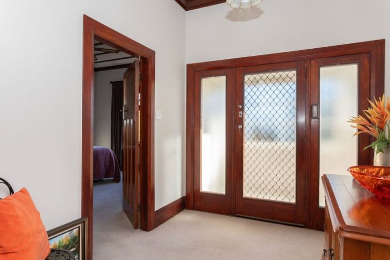 Photo of property in 24 Chamberlain Street, Dannevirke, 4930