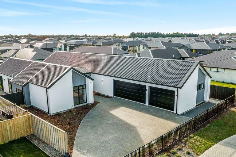 Photo of property in 15 Coney Place, Rolleston, 7614